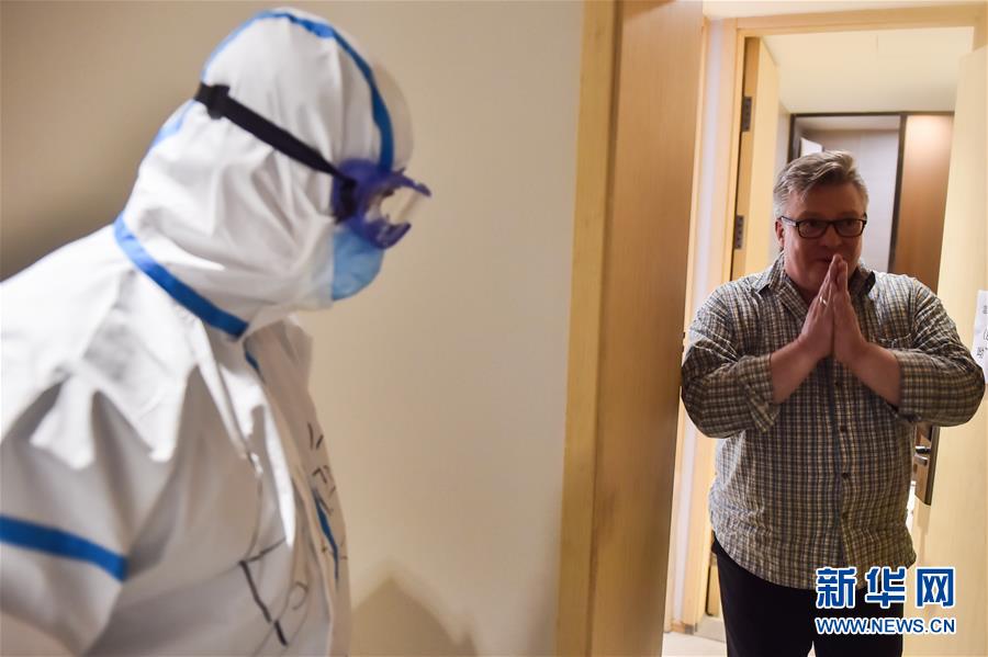 （聚焦疫情防控·圖文互動）（1）“感謝你們，讓我感到很踏實(shí)！”——北京入境人員轉(zhuǎn)運(yùn)及隔離點(diǎn)見聞