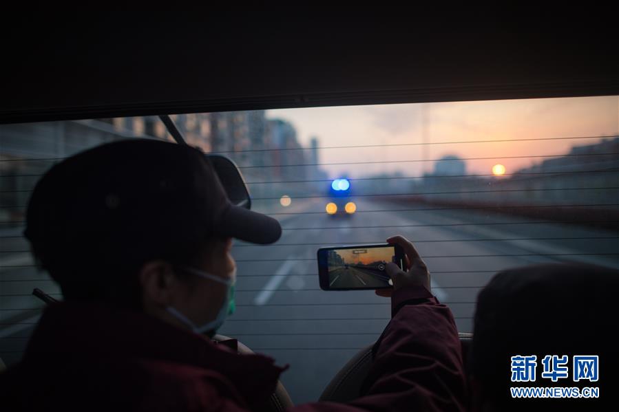 （新華全媒頭條·習近平致敬的戰“疫”英雄·武漢人民篇·圖文互動）（12）壯哉，大武漢——獻給英雄的武漢人民