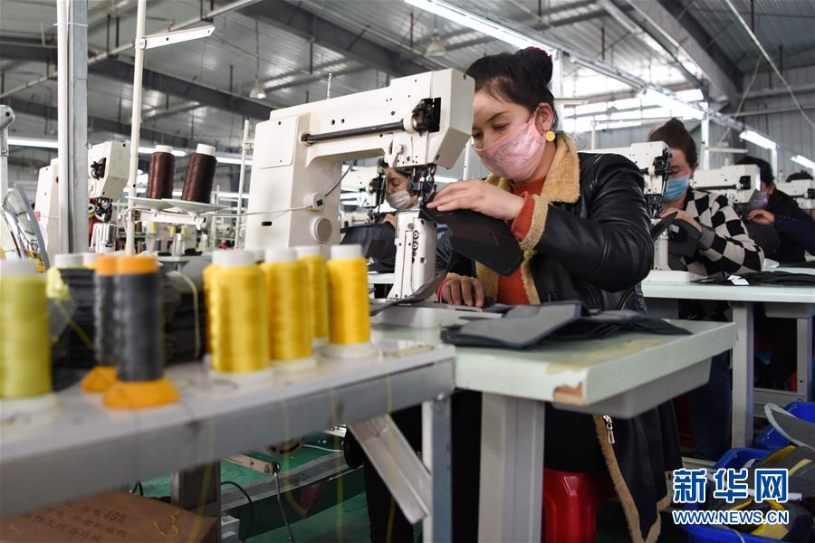 (決戰決勝脫貧攻堅·圖文互動)(4)決戰昆侖——新疆聚焦10個未摘帽縣展開深度貧困攻堅戰