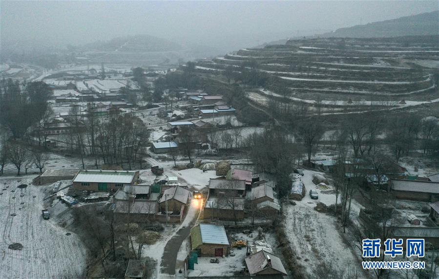 (新華全媒頭條·圖文互動)(3)春天里的5個“戰貧”瞬間——習近平總書記關于脫貧攻堅決策部署指引攻克最后的深貧堡壘