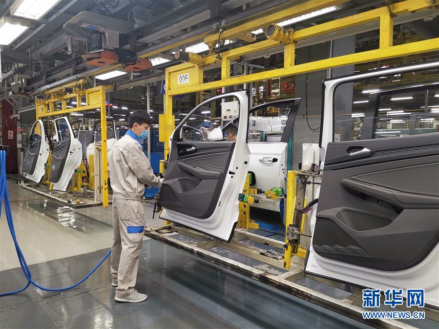 (在習近平新時代中國特色社會主義思想指引下——新時代新作為新篇章·習近平總書記關切事·圖文互動)(1)按下復工復產“快進鍵”