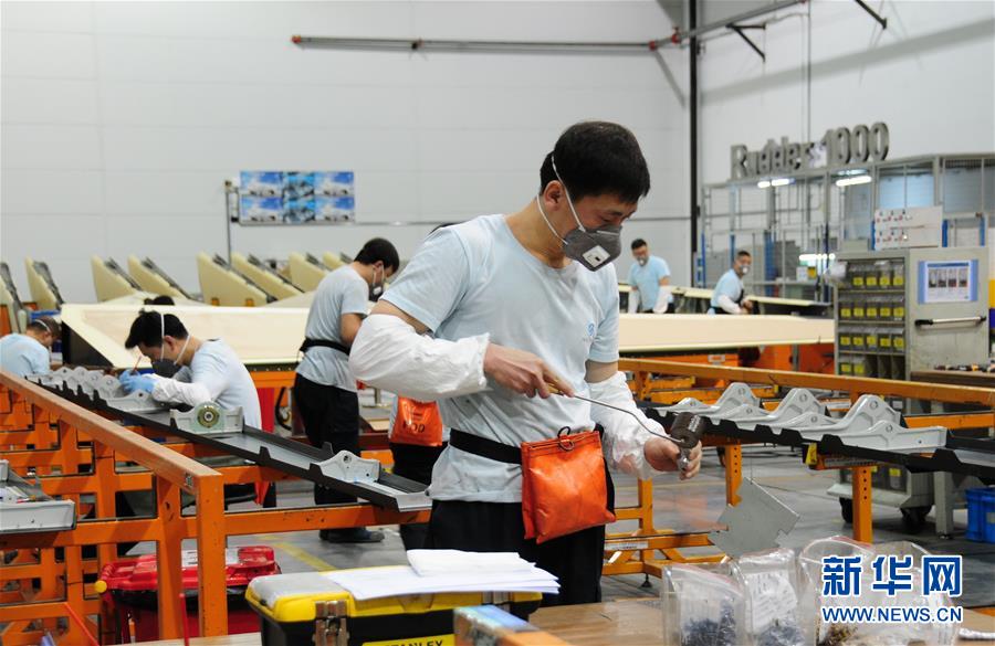 (在習近平新時代中國特色社會主義思想指引下——新時代新作為新篇章·習近平總書記關切事·圖文互動)(3)按下復工復產“快進鍵”