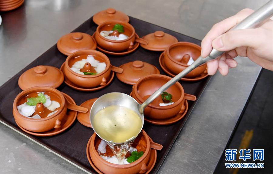 (聚焦復(fù)工復(fù)產(chǎn)·圖文互動)(3)“分得安心,吃得放心”——豫菜老字號的復(fù)工見聞