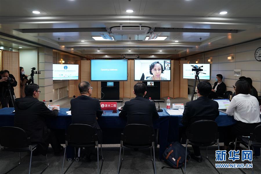 (新華全媒頭條·圖文互動)(7)白衣執甲為蒼生——全球抗疫戰場醫護人員群像