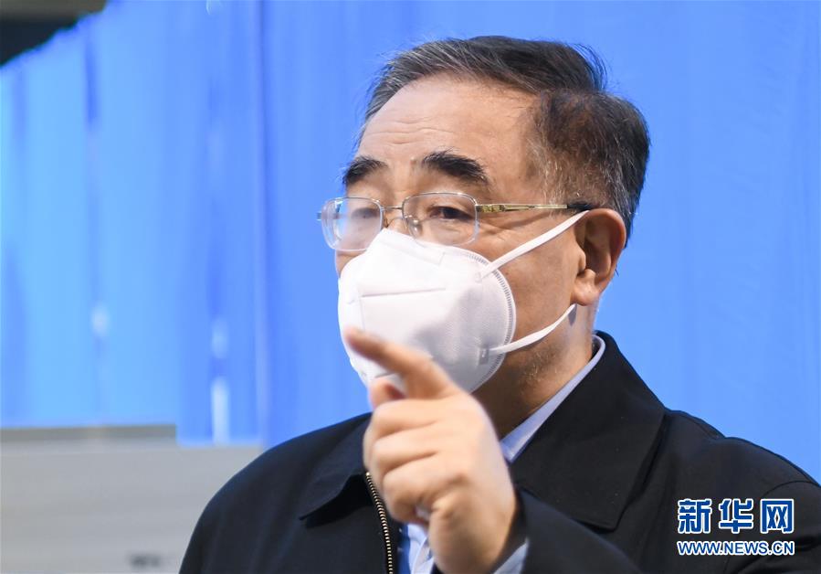 (聚焦疫情防控·圖文互動)(7)分秒必爭!一切為了治病救人——中國抗疫生命至上的生動實(shí)踐