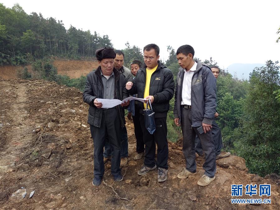 (決戰決勝脫貧攻堅·圖文互動)(2)“80后”北大畢業生蘇勇力:第一書記的6年“扶貧路”