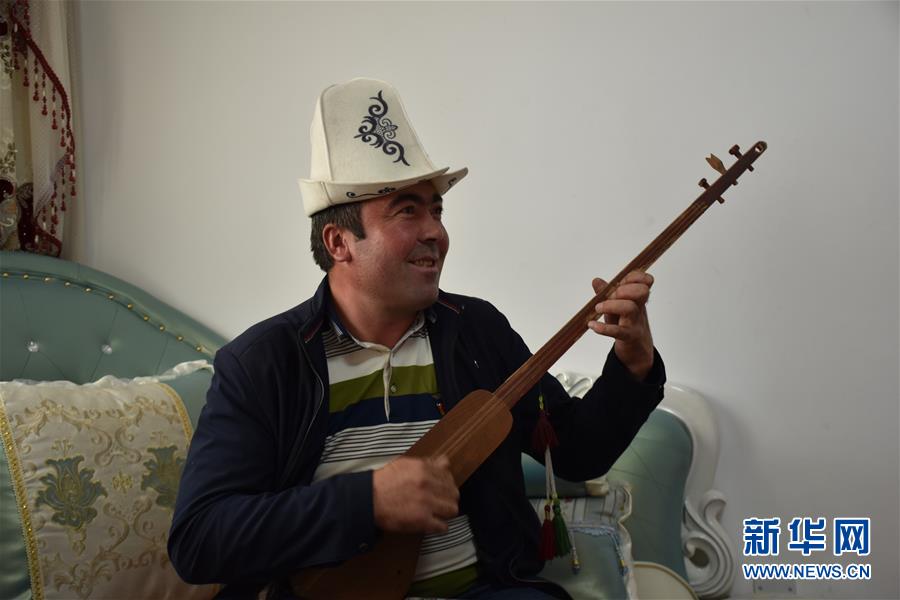 (決戰決勝脫貧攻堅·圖文互動)(4)從高原牧區走入現代社區——探訪帕米爾高原搬遷牧民的新生活