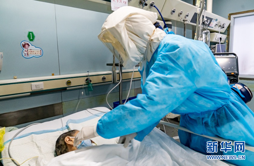 (新華全媒頭條·圖文互動)(3)“我看不見你的樣子,但我知道你是誰”——寫在國際護士節(jié)來臨之際