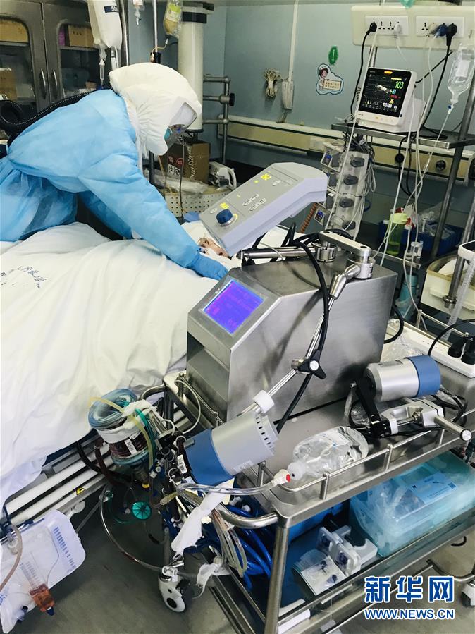 (新華全媒頭條·圖文互動)(4)“我看不見你的樣子,但我知道你是誰”——寫在國際護士節(jié)來臨之際