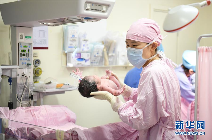 (新華全媒頭條·圖文互動)(5)“我看不見你的樣子,但我知道你是誰”——寫在國際護士節(jié)來臨之際