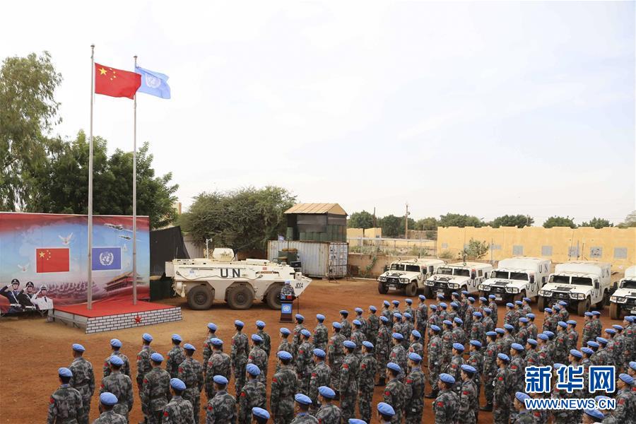 (新華全媒頭條·圖文互動(dòng))(1)崢嶸歲月30年 中國(guó)藍(lán)盔衛(wèi)和平