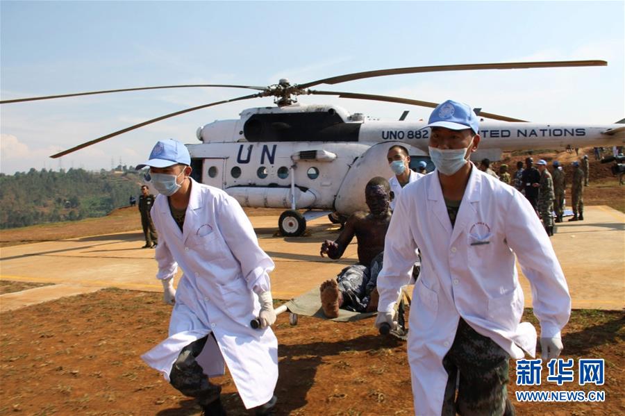 (新華全媒頭條·圖文互動(dòng))(11)崢嶸歲月30年 中國(guó)藍(lán)盔衛(wèi)和平
