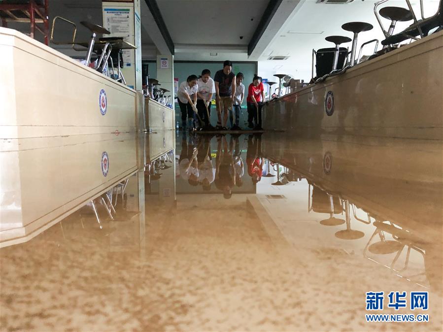 (防汛抗洪·圖文互動)(6)為了讓我們的城市不停擺——汛情下的千年古城安徽歙縣直擊