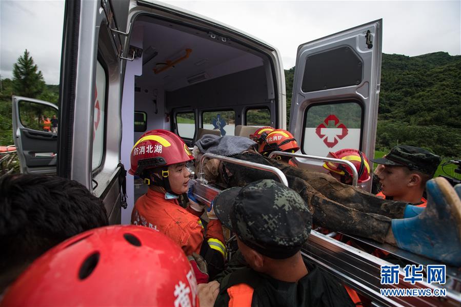 (防汛抗洪·圖文互動)(10)湖北黃梅山體滑坡事故救援紀(jì)實