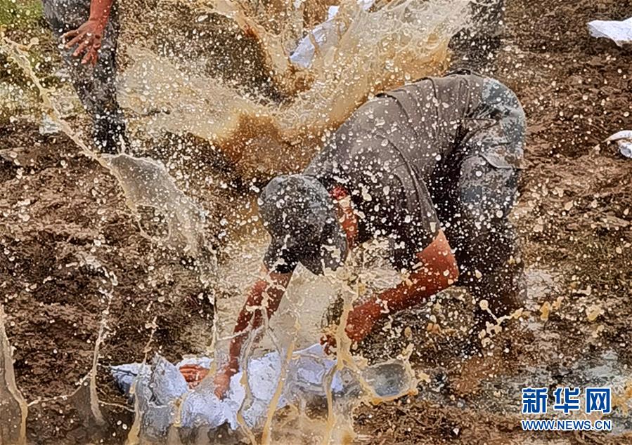 (防汛抗洪·圖文互動)(3)東部戰區陸軍再次抽調1.6萬余人增援抗洪一線