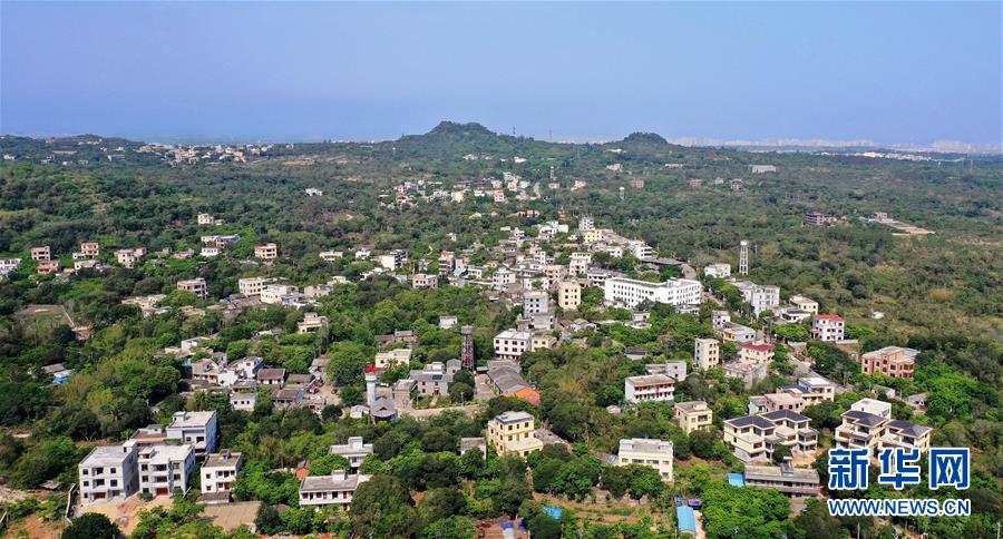 (新華全媒頭條·走向我們的小康生活·圖文互動)(1)留住鄉愁留住美——千村競秀綴瓊州