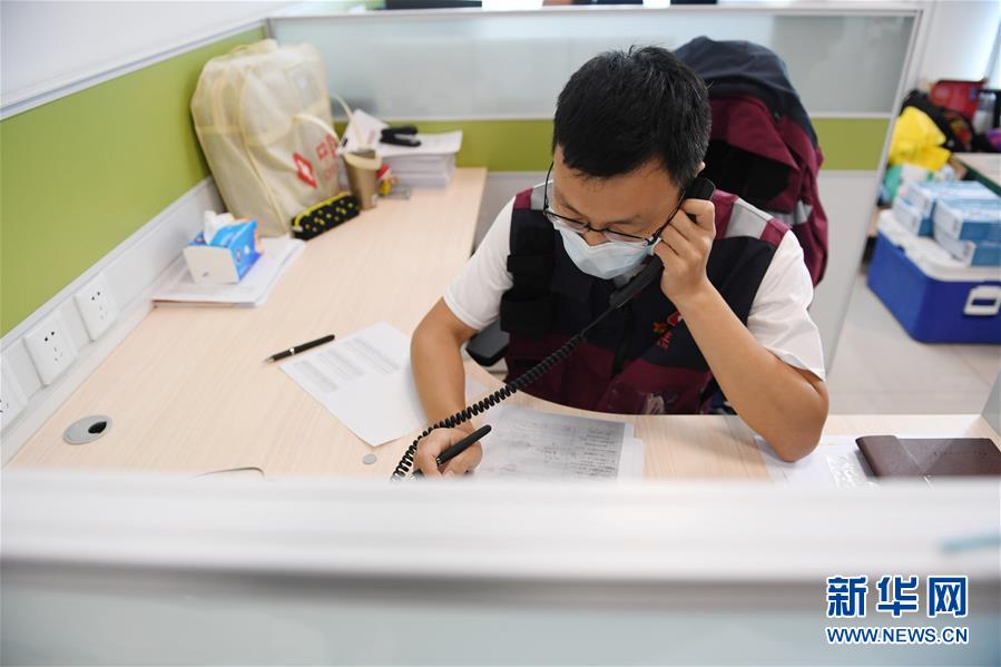 （新華全媒頭條·圖文互動(dòng)）（2）首都再戰(zhàn)“疫”，難忘40天——寫在北京應(yīng)急響應(yīng)級別降級之際