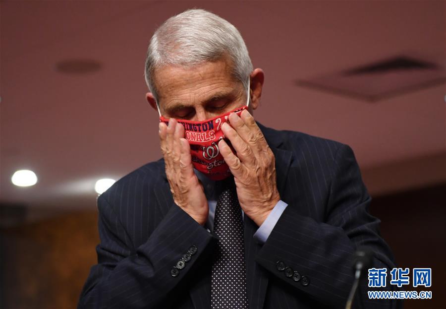 (國(guó)際·圖文互動(dòng))(10)特稿:穿越寒暑 無問西東——寫在新冠疫情構(gòu)成“國(guó)際關(guān)注的突發(fā)公共衛(wèi)生事件”半年之際