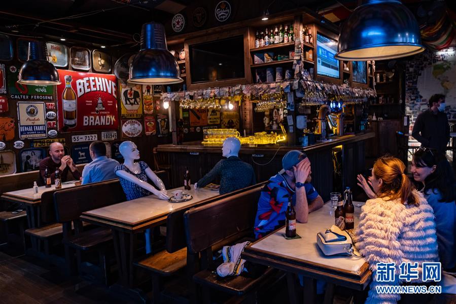 (國(guó)際·圖文互動(dòng))(14)特稿:穿越寒暑 無問西東——寫在新冠疫情構(gòu)成“國(guó)際關(guān)注的突發(fā)公共衛(wèi)生事件”半年之際