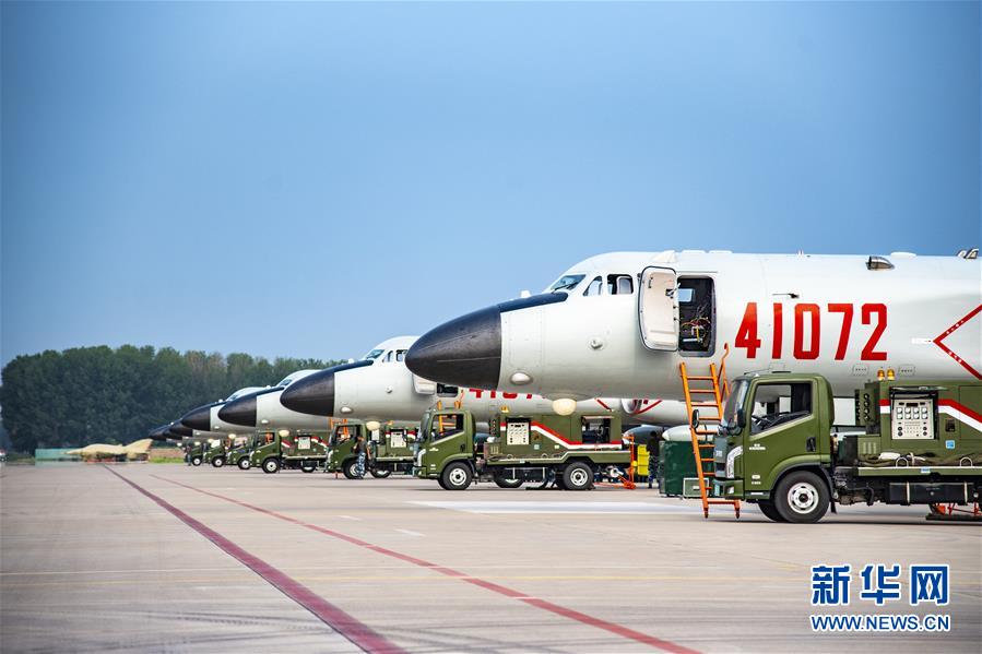 (在習近平強軍思想指引下·我們在戰位報告·圖文互動)(1)雷霆“戰神”向戰而飛——空軍航空兵某師牢記囑托備戰打仗記事