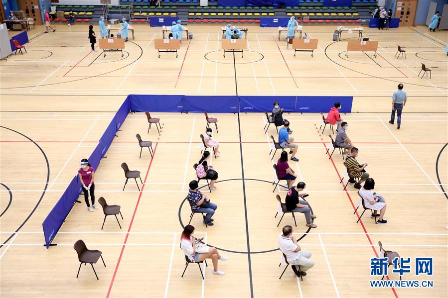 （圖文互動(dòng)）（3）“身為醫(yī)護(hù)人員一分子，應(yīng)該出來幫忙”——參與新冠病毒社區(qū)檢測的香港醫(yī)護(hù)人員速寫