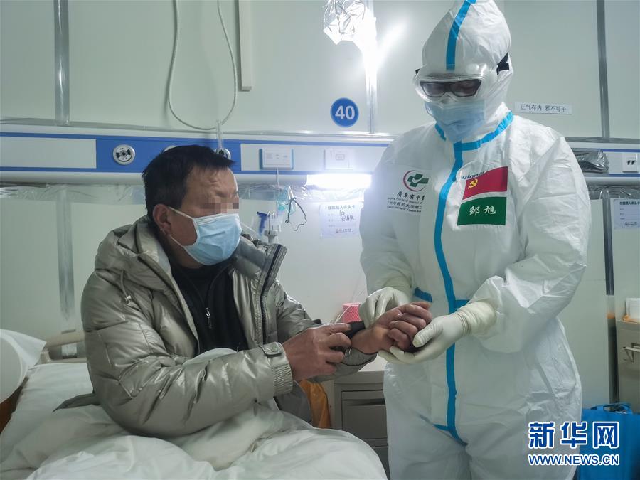 （抗疫一線醫務人員英雄群體·圖文互動）（2）合力護航生命之舟——遼寧、上海、廣東等醫療隊聯手決戰雷神山