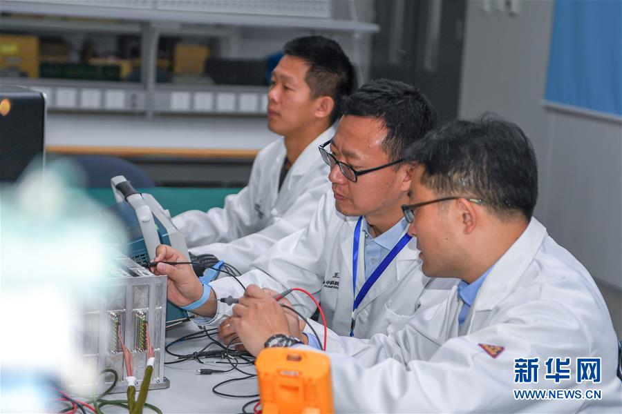 （在習(xí)近平新時(shí)代中國(guó)特色社會(huì)主義思想指引下——新時(shí)代新作為新篇章·習(xí)近平總書(shū)記關(guān)切事·圖文互動(dòng)）（2）終不悔為國(guó)為民，攀高峰只爭(zhēng)朝夕——來(lái)自科學(xué)家們的動(dòng)人故事