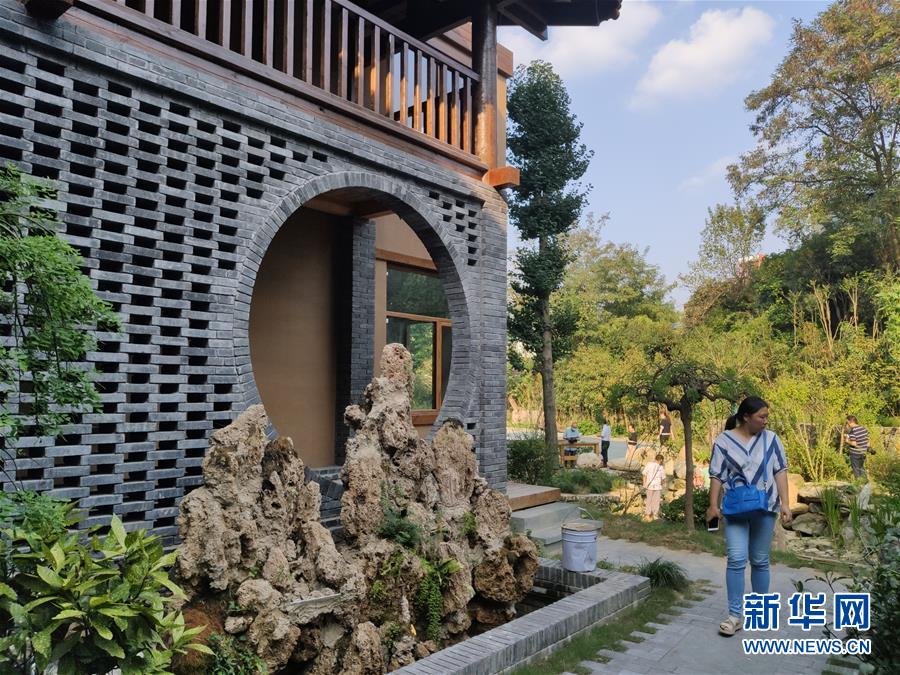 (走向我們的小康生活·圖文互動)(1)游客來了,小康近了——生態旅游引領湖北山區蝶變二三事