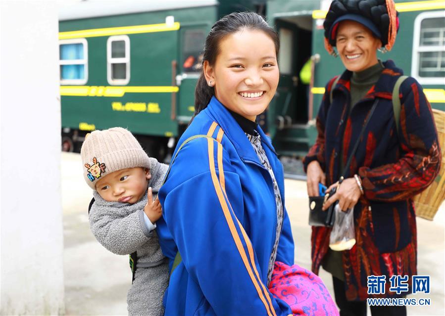 (坐著高鐵看中國(guó)·圖文互動(dòng))(1)走成昆,感受闖過禁區(qū)的光影記錄