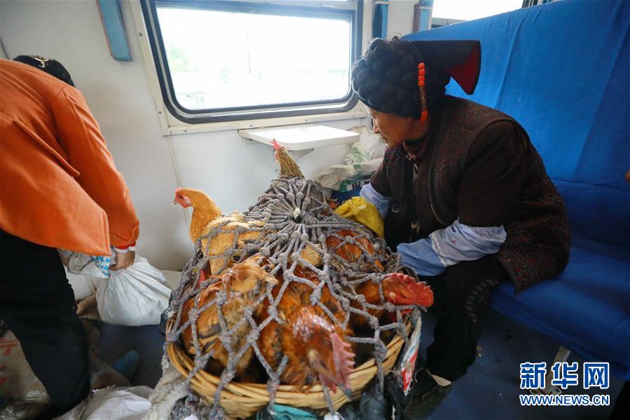 (坐著高鐵看中國(guó)·圖文互動(dòng))(3)走成昆,感受闖過禁區(qū)的光影記錄