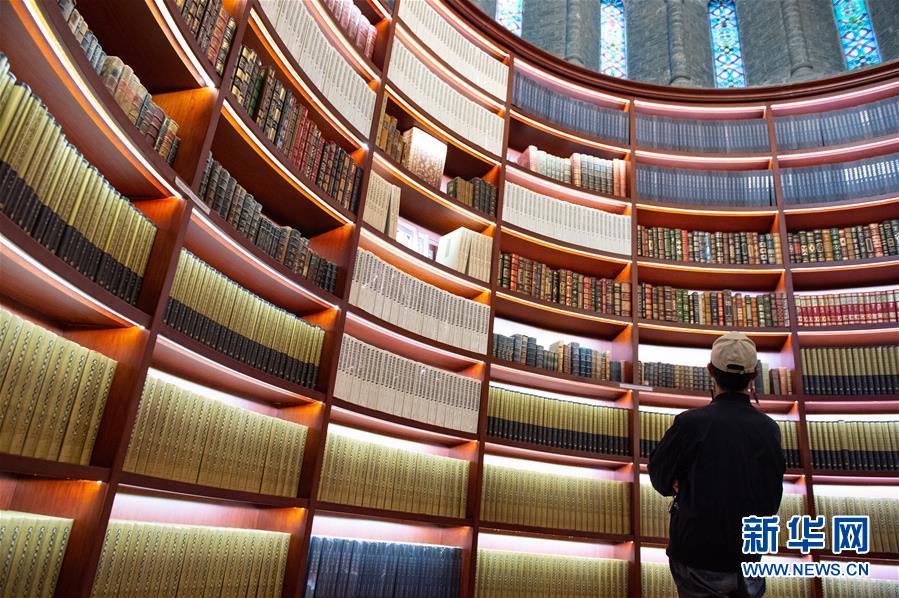 (新華全媒頭條·圖文互動)(1)我們都是讀者——促進全民閱讀 構(gòu)建書香社會