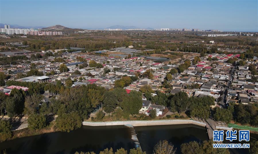 (全面建成小康社會“百城千縣萬村調研行”·圖文互動)(1)北戴河村:藝術院落“點亮”鄉(xiāng)村致富路