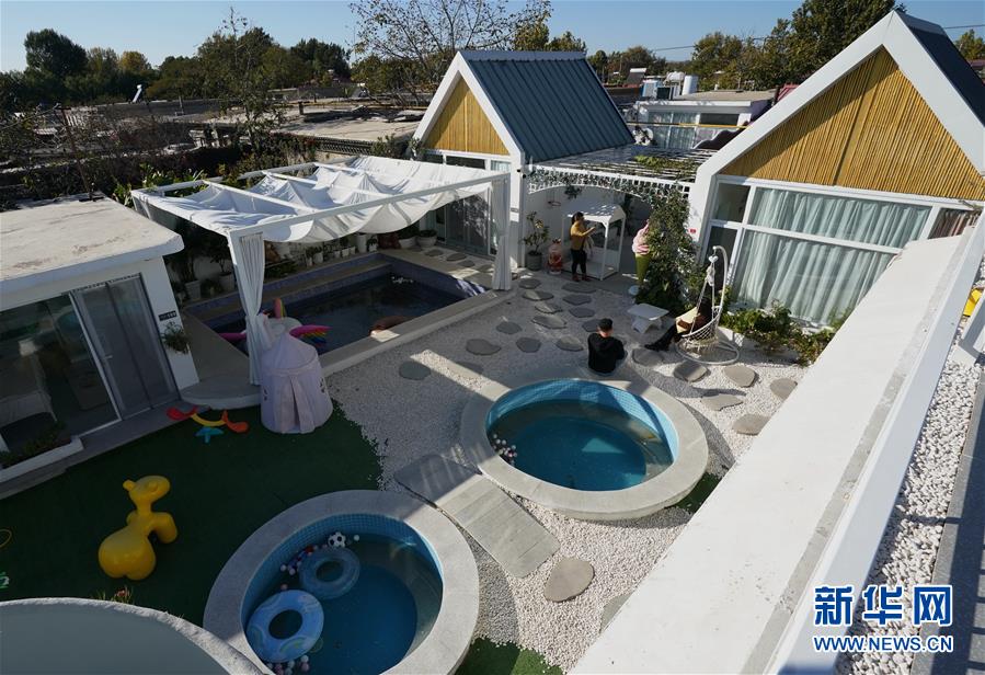 (全面建成小康社會“百城千縣萬村調研行”·圖文互動)(2)北戴河村:藝術院落“點亮”鄉(xiāng)村致富路