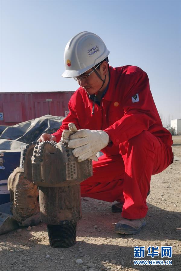 （青春的夢想 青春的奮斗·圖文互動(dòng)）（3）年輕，就要無悔擔(dān)當(dāng)——青春在奉獻(xiàn)中閃光