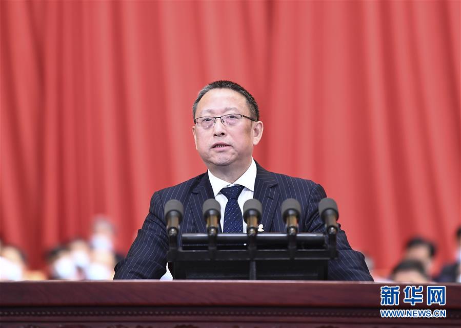 (兩會·政協(xié)開幕·XHDW)鄭建邦代表政協(xié)第十三屆全國委員會常務(wù)委員會作提案工作情況的報告