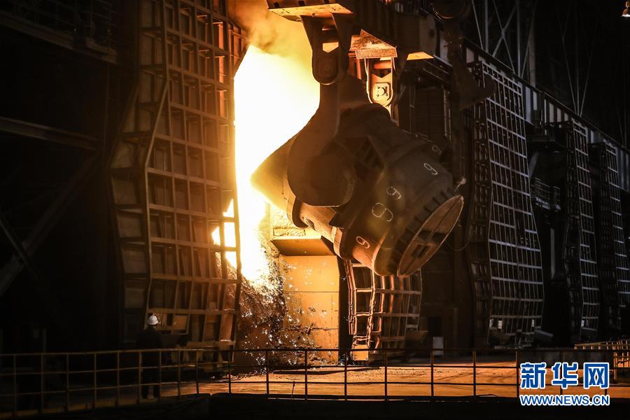 （新華全媒頭條·兩會特別報(bào)道·圖文互動(dòng)）（3）齊心協(xié)力 砥礪奮進(jìn)——2020年全國兩會凝聚起決戰(zhàn)決勝的強(qiáng)大力量