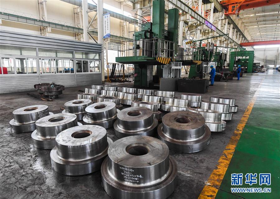 （新華全媒頭條·兩會特別報(bào)道·圖文互動(dòng)）（4）齊心協(xié)力 砥礪奮進(jìn)——2020年全國兩會凝聚起決戰(zhàn)決勝的強(qiáng)大力量