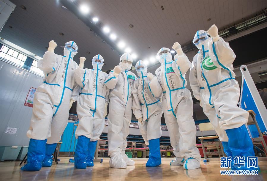 (新華全媒頭條·圖文互動)(1)從人民中汲取磅礴力量——習(xí)近平總書記同出席2020年全國兩會人大代表、政協(xié)委員共商國是紀(jì)實