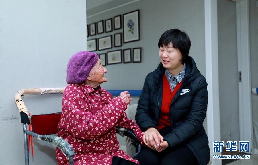 （新時代優秀縣委書記風采·圖文互動）（1）吳海燕：向百姓交一份無悔的答卷