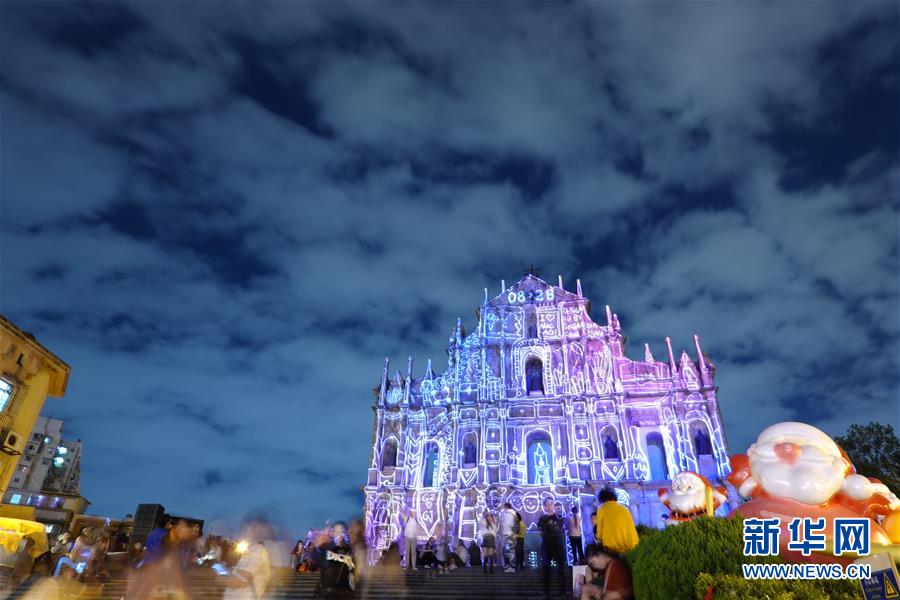 (澳門(mén)回歸20周年·新華全媒頭條·圖文互動(dòng))(4)盛世濠江恰如春——習(xí)近平主席視察澳門(mén)特別行政區(qū)紀(jì)實(shí)