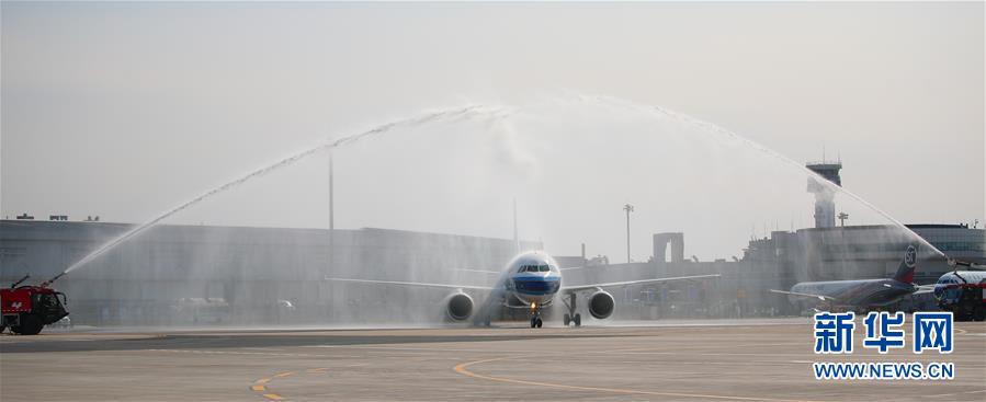 (在習(xí)近平新時(shí)代中國(guó)特色社會(huì)主義思想指引下——新時(shí)代新作為新篇章·習(xí)近平總書(shū)記關(guān)切事·圖文互動(dòng))(1)給你最溫暖的擁抱——保護(hù)關(guān)心愛(ài)護(hù)抗疫一線(xiàn)醫(yī)務(wù)人員在行動(dòng)