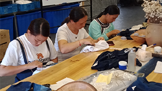 “指尖技藝”助力貧困婦女家門口就業