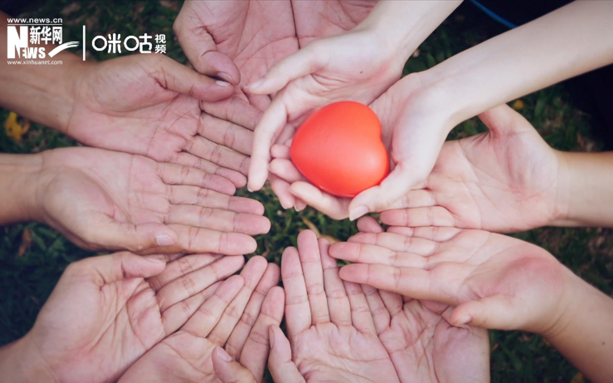 我們不僅要關(guān)注身體健康，更應(yīng)關(guān)注心理健康