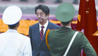 弧形“包圍中國(guó)” 安倍異想天開