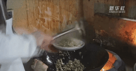 城市建設(shè)者：就地過年不返鄉(xiāng)，我們想說……