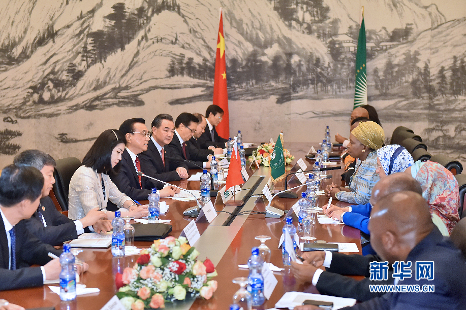 5月5日，中國國務院總理李克強在亞的斯亞貝巴非洲聯盟總部會見非盟委員會主席祖馬。 新華社記者李濤攝