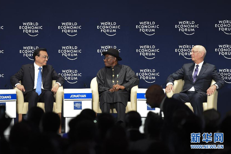 5月8日,中國國務院總理李克強在阿布賈出席第24屆世界經(jīng)濟論壇非洲峰會全會,發(fā)表題為《共同推動非洲發(fā)展邁上新臺階》的特別致辭。新華社記者 李學仁 攝 5月8日,中國國務院總理李克強在阿布賈出席第24屆世界經(jīng)濟論壇非洲峰會全會,發(fā)表題為《共同推動非洲發(fā)展邁上新臺階》的特別致辭。新華社記者 李學仁 攝