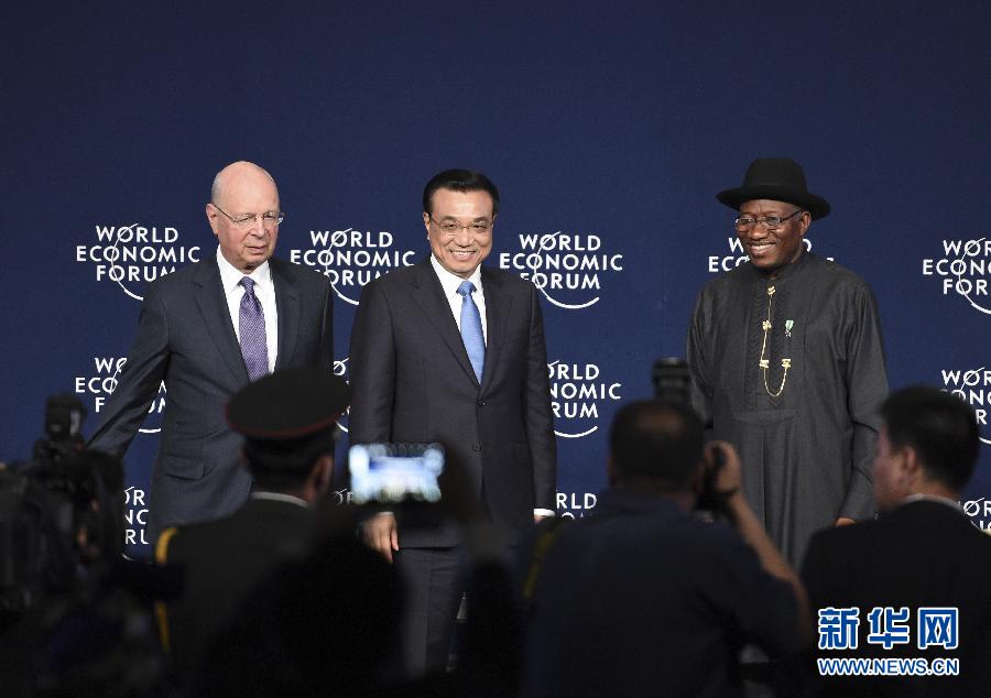 5月8日,中國國務院總理李克強在阿布賈出席第24屆世界經(jīng)濟論壇非洲峰會全會,發(fā)表題為《共同推動非洲發(fā)展邁上新臺階》的特別致辭。新華社記者 李學仁 攝 5月8日,中國國務院總理李克強在阿布賈出席第24屆世界經(jīng)濟論壇非洲峰會全會,發(fā)表題為《共同推動非洲發(fā)展邁上新臺階》的特別致辭。新華社記者 李學仁 攝