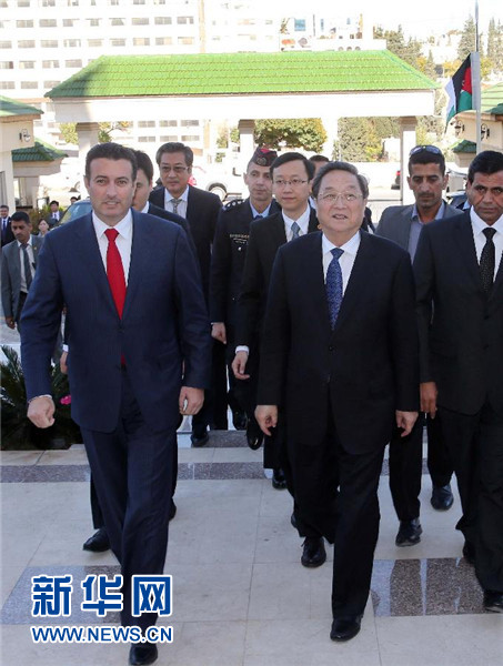 11月9日,正在約旦進行正式友好訪問的全國政協主席俞正聲在安曼會見約旦眾議院代議長薩法迪。 新華社記者 劉衛兵 攝 11月9日,正在約旦進行正式友好訪問的全國政協主席俞正聲在安曼會見約旦眾議院代議長薩法迪。 新華社記者 劉衛兵 攝