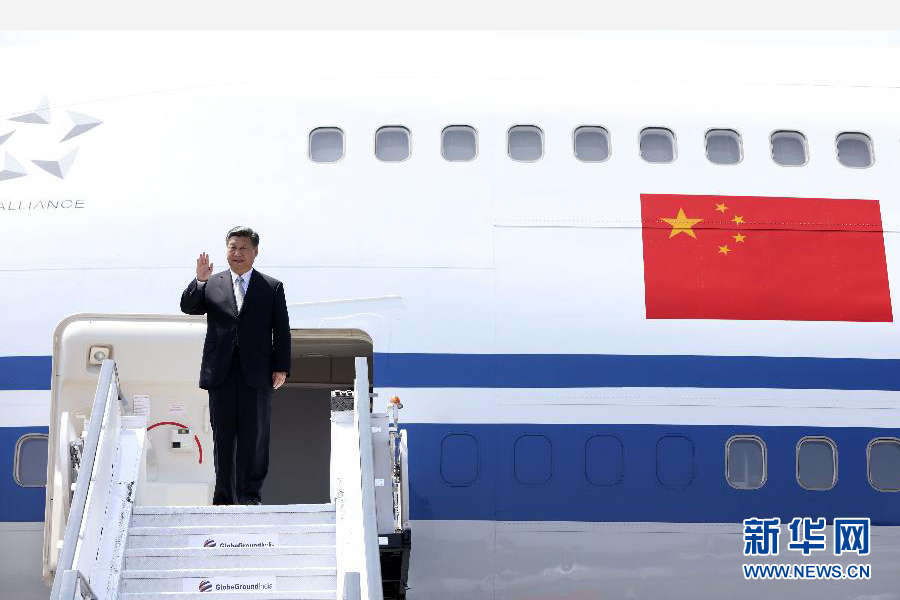 10月15日，國家主席習近平抵達印度果阿，應印度總理莫迪邀請，出席金磚國家領導人第八次會晤。 新華社記者蘭紅光攝 